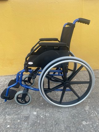 Silla de Ruedas CELTA COMPACT 3.  (MUY POCO USO)