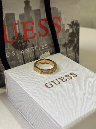 Anillo Guess