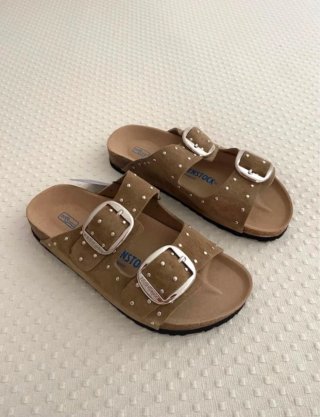 Sandalias Birkenstock Marrones con Tachuelas