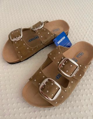 Sandalias Birkenstock Marrones con Tachuelas