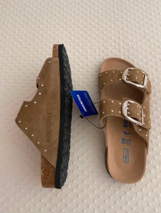 Sandalias Birkenstock Marrones con Tachuelas