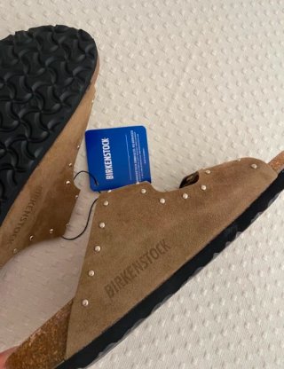 Sandalias Birkenstock Marrones con Tachuelas