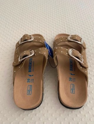 Sandalias Birkenstock Marrones con Tachuelas