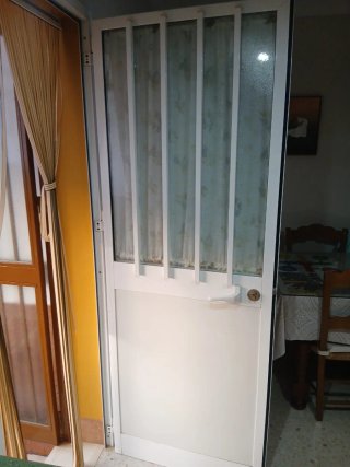 Puerta aluminio y cristal 75x203 medida