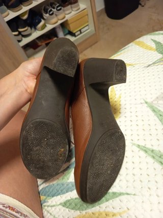 Zapatos de piel tacón bajo