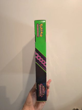 Caja Kingdra Fábula Sombría (Pokémon TCG) SELLADA