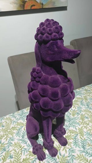 Perro Poodle Morado Decoración Terciopelo
