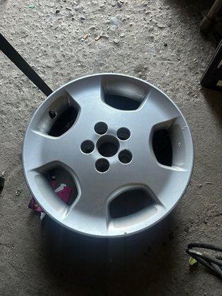 Llantas de coche plateadas 17”