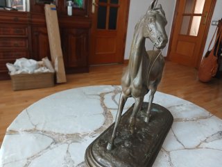 Caballo de bronce