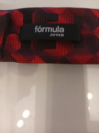 Corbata Roja y Negra con Relieves