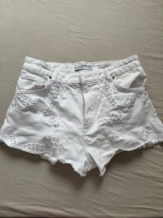 Pantalón corto blanco vaquero Bershka Talla M/38