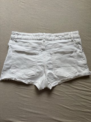 Pantalón corto blanco vaquero Bershka Talla M/38