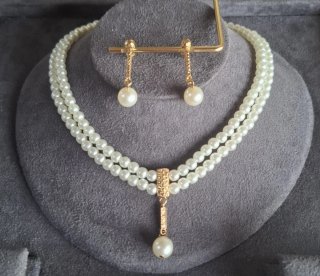 Set collana e orecchini perle classici