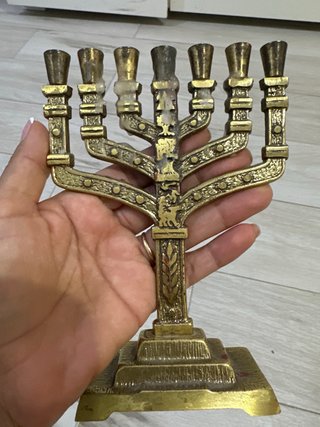 Candelabro 7 brazos de metal dorado