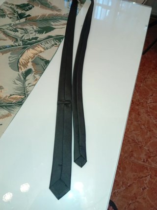 Corbata negra elegante
