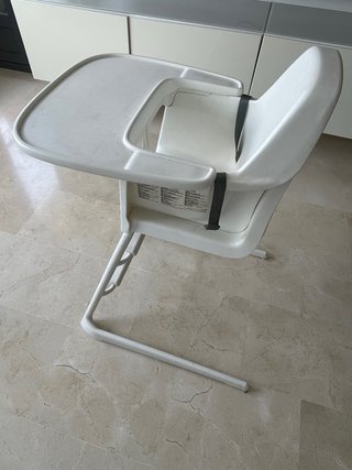 Trona infantil blanca como nueva