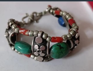 Brazalete étnico tibetano / boho de coral y lapisl