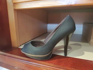 Zapato tacón peep toe negro