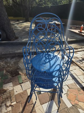 silla de jardin azul de hierro forjado
