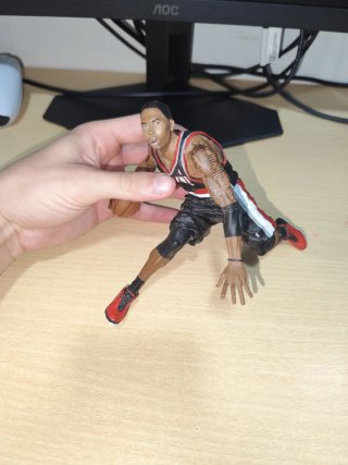 Figuras McFarlane NBA D.Rose, Lillard y Kawhi