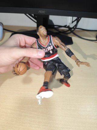 Figuras McFarlane NBA D.Rose, Lillard y Kawhi