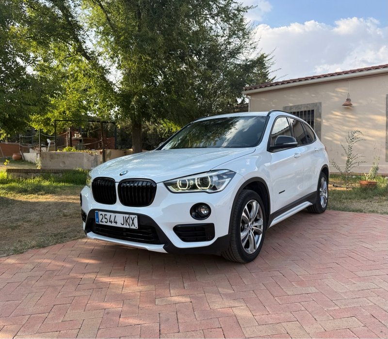 BMW X1 18d Sport - foto 1