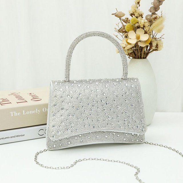 Bolso de Pedrería con Asa y Cadena