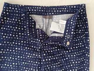 Pantalón estampado. Talla 38