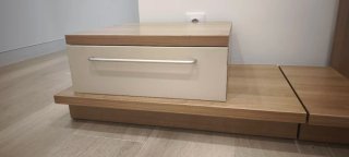 Conjunto de mueble modular con 3 cajones.
