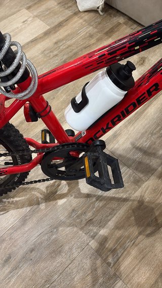 Bicicleta infantil Rockrider roja