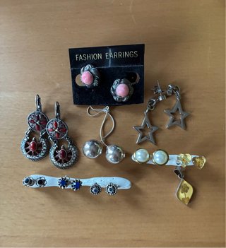 8 pares pendientes + 1 colgante