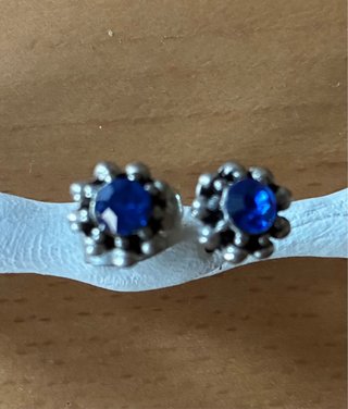 8 pares pendientes + 1 colgante