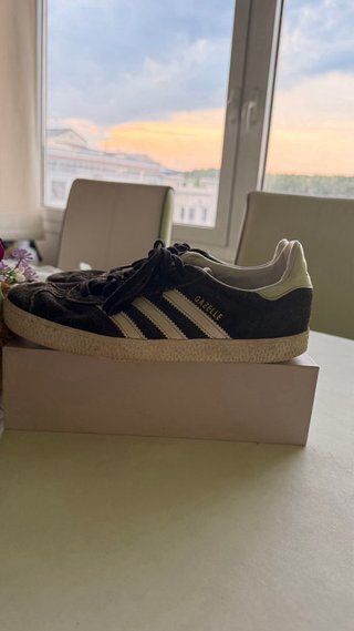 Zapatillas Adidas Gazelle Negras y Blancas