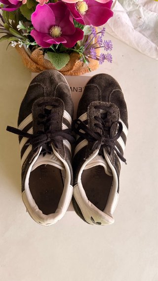 Zapatillas Adidas Gazelle Negras y Blancas