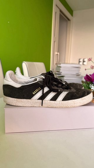Zapatillas Adidas Gazelle Negras y Blancas