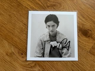 CD + Tarjeta Firmada Gracie Abrams