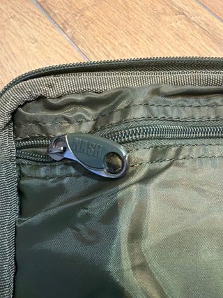 Bolso Nash Leads Handy Pouch