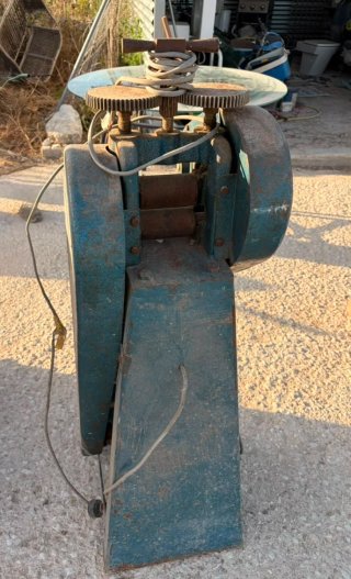 Máquina para hilar oro