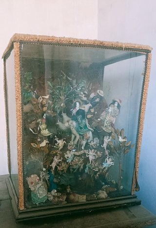Antiguo diorama religioso/devocional