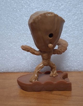 Figura Baby Groot de Mc Donald's 2022