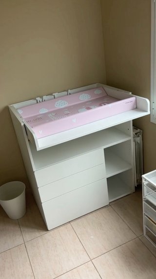 Cambiador bebé blanco con funda rosa