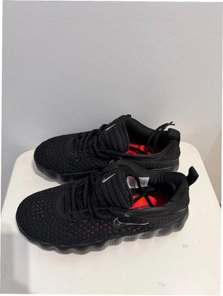 Nike Mind 002 Negro Hyper Crimson EU 38