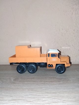 Camión Berliet 1/43 Naranja