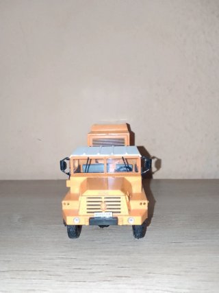 Camión Berliet 1/43 Naranja