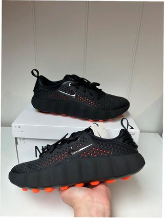 Nike Mind 002 Negro Hyper Crimson EU 45