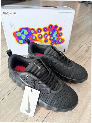 Nike Mind 002 Negro Hyper Crimson EU43