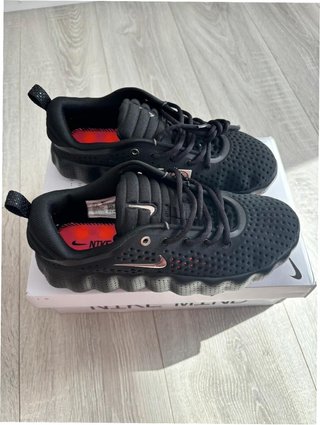 Nike Mind 002 Negro Hyper Crimson EU 42