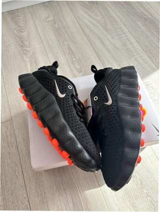 Nike Mind 002 Negro Hyper Crimson EU 42