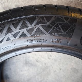Dos neumaticos Continental Premium Contact 7