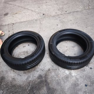 Dos neumaticos Continental Premium Contact 7